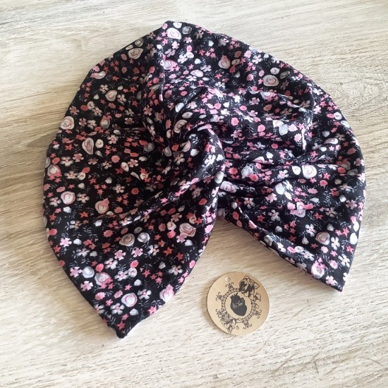 Modelo Turbante multipostura. Estampado 12. Toofeel