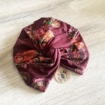 Modelo Turbante multipostura. Estampado 4. Toofeel