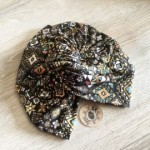 Modelo Turbante multipostura. Estampado 3. Toofeel
