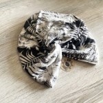 Modelo Turbante multipostura. Estampado 2. Toofeel